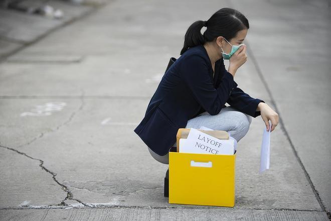 月薪3万女子提离职后数月才获批，要求单位给112万，法院：赔偿56万
