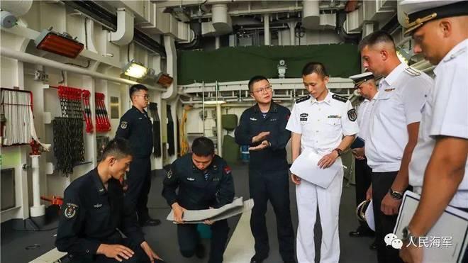 中俄海军官兵互相参观军舰 俄方直言“收获很多”