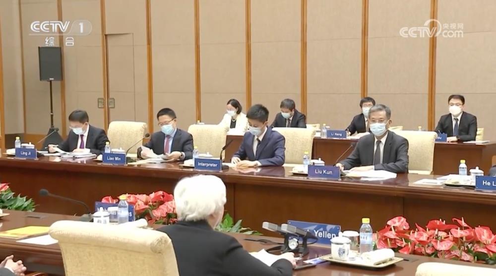 国务院副总理何立峰以这一新身份与她会见