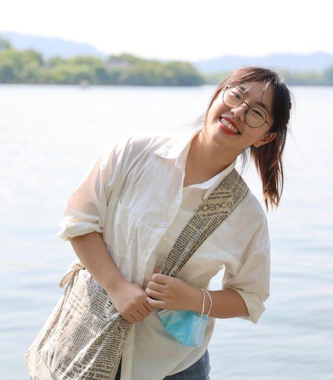 对话“分享励志求学”走红的凉山女孩：考上浙大保研清华，本科4年存下16万元