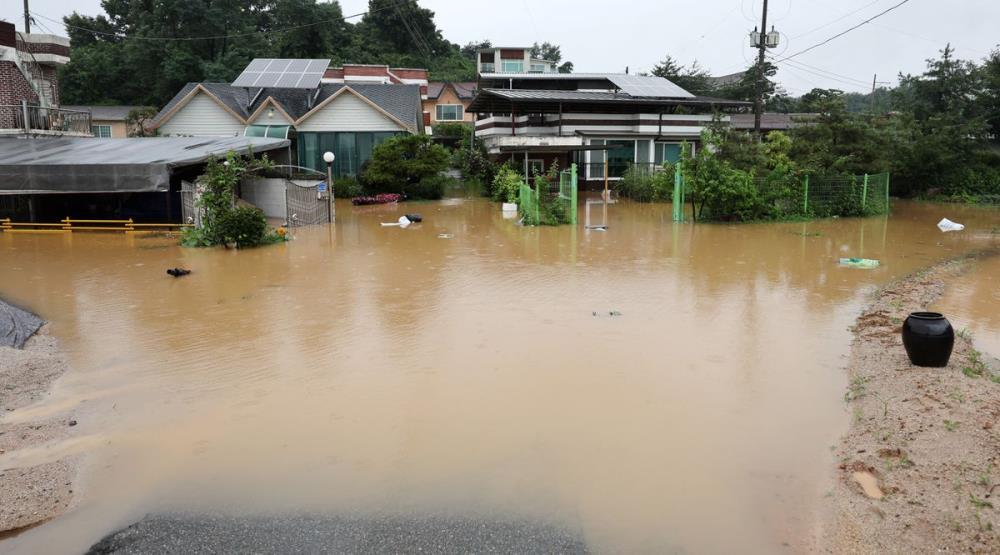 韩国暴雨灾情已致24死，韩媒：尹锡悦在乌克兰指示韩总理全力救灾