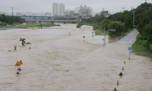 增加行程突访基辅！尹锡悦“缺席”暴雨救灾，被质疑“是哪国总统”