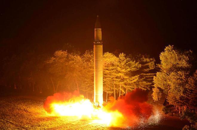 不愿随美武力介入台海，日本自卫队又组团访华，中日关系能否改善