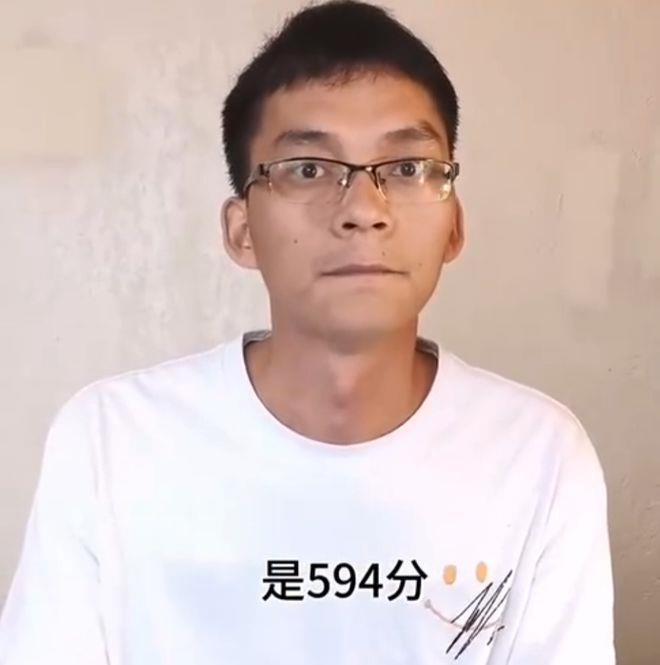 高考15次 今年超一本线119分被退档 唐尚珺：没填补录，准备回家