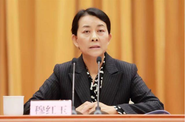 这位中央纪委副书记，多了一个新身份