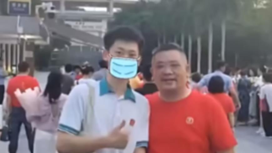 女儿高考705分，但平常家庭担不起“全网关注”