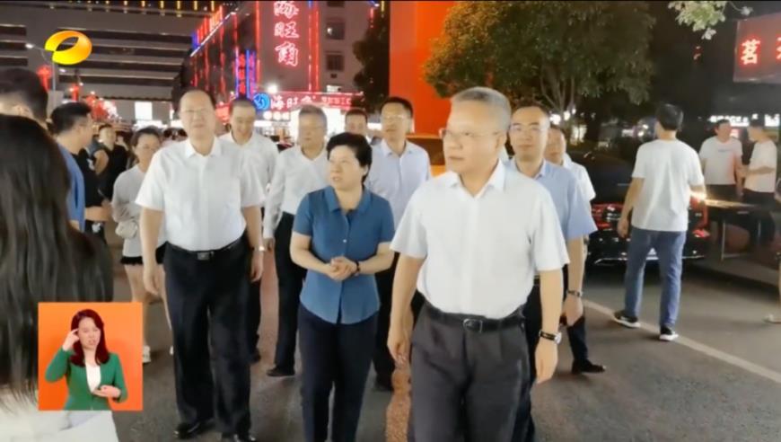 李玟姐姐透露医生宣布脑死亡后，86岁母亲仍不放弃，知情人士曝光遗嘱