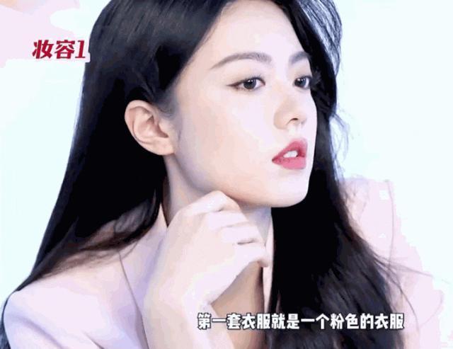 丑到离谱？她是得罪造型师了吗……
