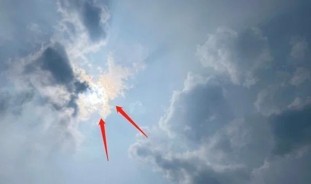 手机太阳下看不清屏幕？你可能被厂商“忽悠”了