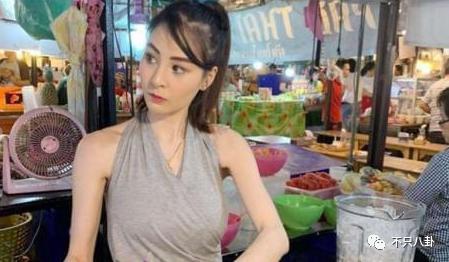 又被批出卖色相赚钱？她就是走不出擦边怪圈吗