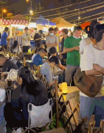 又被批出卖色相赚钱？她就是走不出擦边怪圈吗