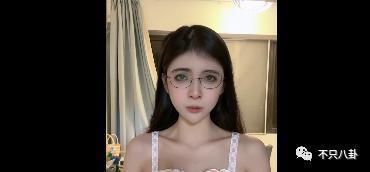 又被批出卖色相赚钱？她就是走不出擦边怪圈吗