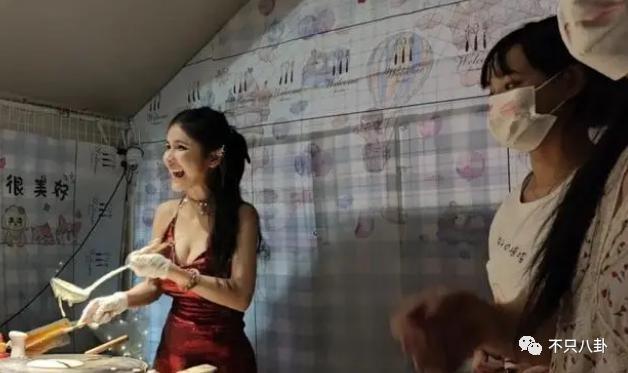 又被批出卖色相赚钱？她就是走不出擦边怪圈吗