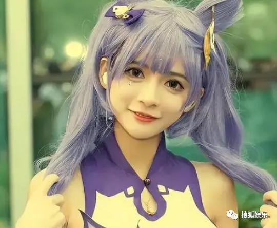 又被批出卖色相赚钱？她就是走不出擦边怪圈吗