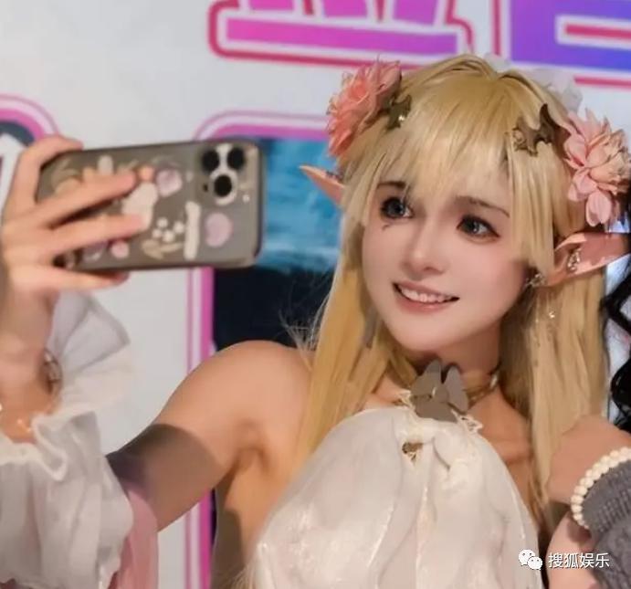 又被批出卖色相赚钱？她就是走不出擦边怪圈吗