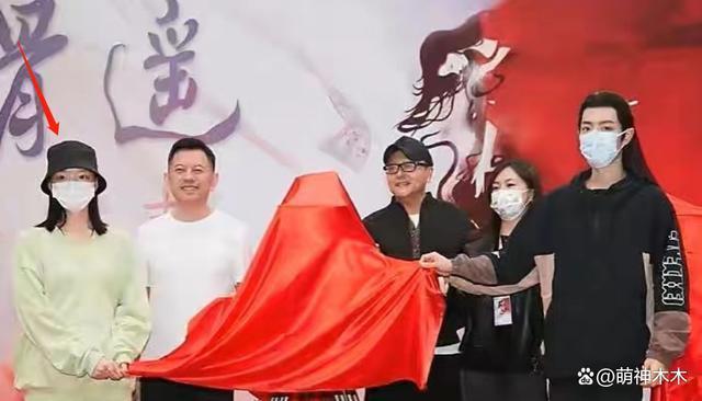造型师曝任敏拿天价片酬耍大牌，进组不接假发