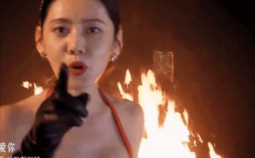 这位苦情女星，又要当圣母了？