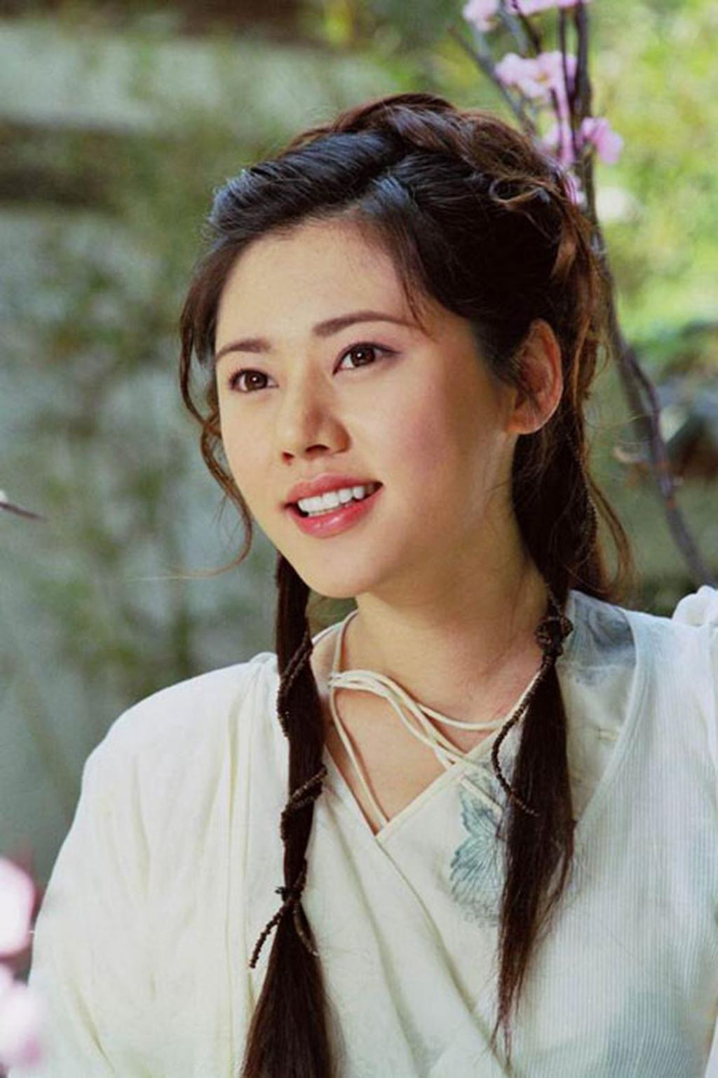 这位苦情女星，又要当圣母了？