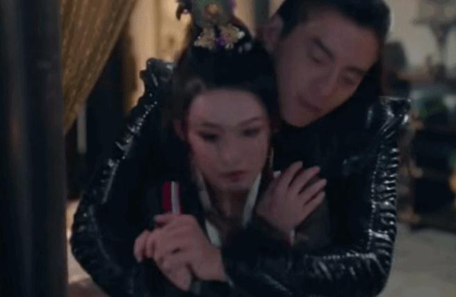 娱乐圈新“油王”是黄晓明，还是他？