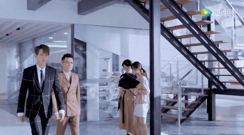 娱乐圈新“油王”是黄晓明，还是他？