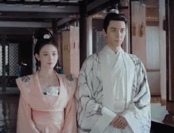 谁教你这么剪的？生怕大家看到他们接吻吗？