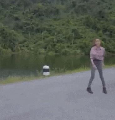 谁教你这么剪的？生怕大家看到他们接吻吗？