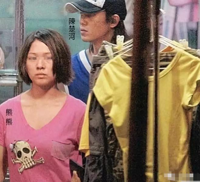 实惨！尺度照外泄，男友劈腿同组女演员…