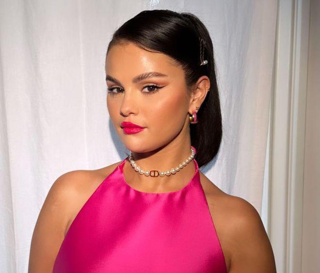 赛琳娜晒照庆31岁生日：与友人相聚，身材变化大