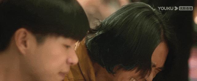 完了，周润发也扑街了……