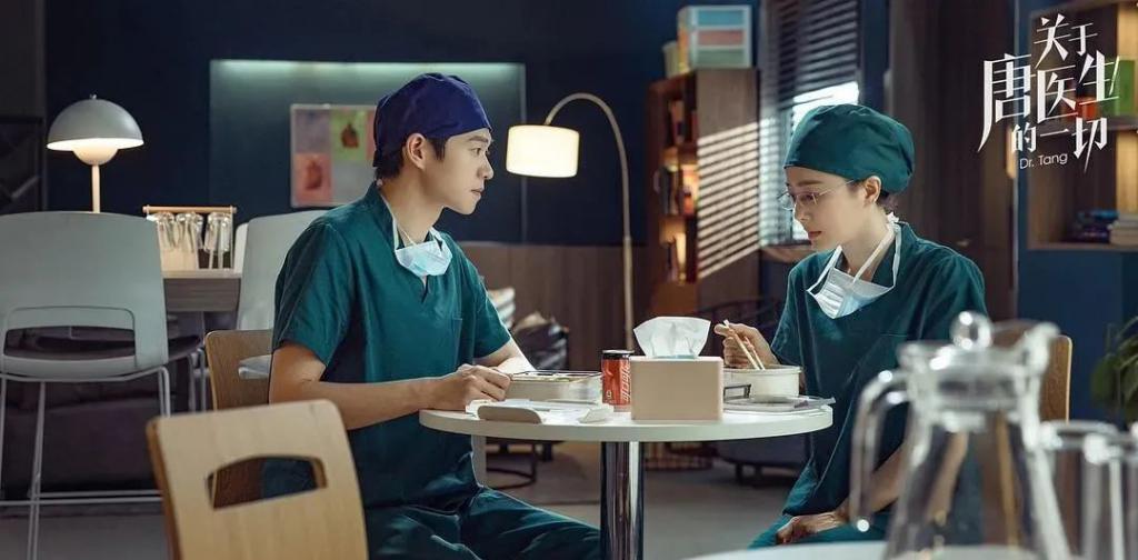 就算是新晋顶流魏大勋，和秦岚在一起也属于高攀