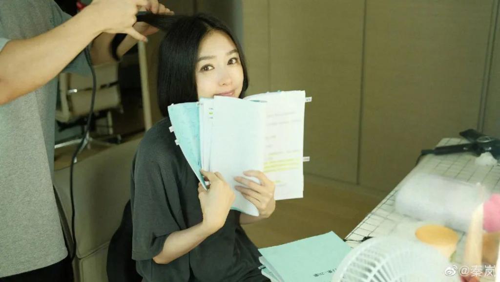 就算是新晋顶流魏大勋，和秦岚在一起也属于高攀