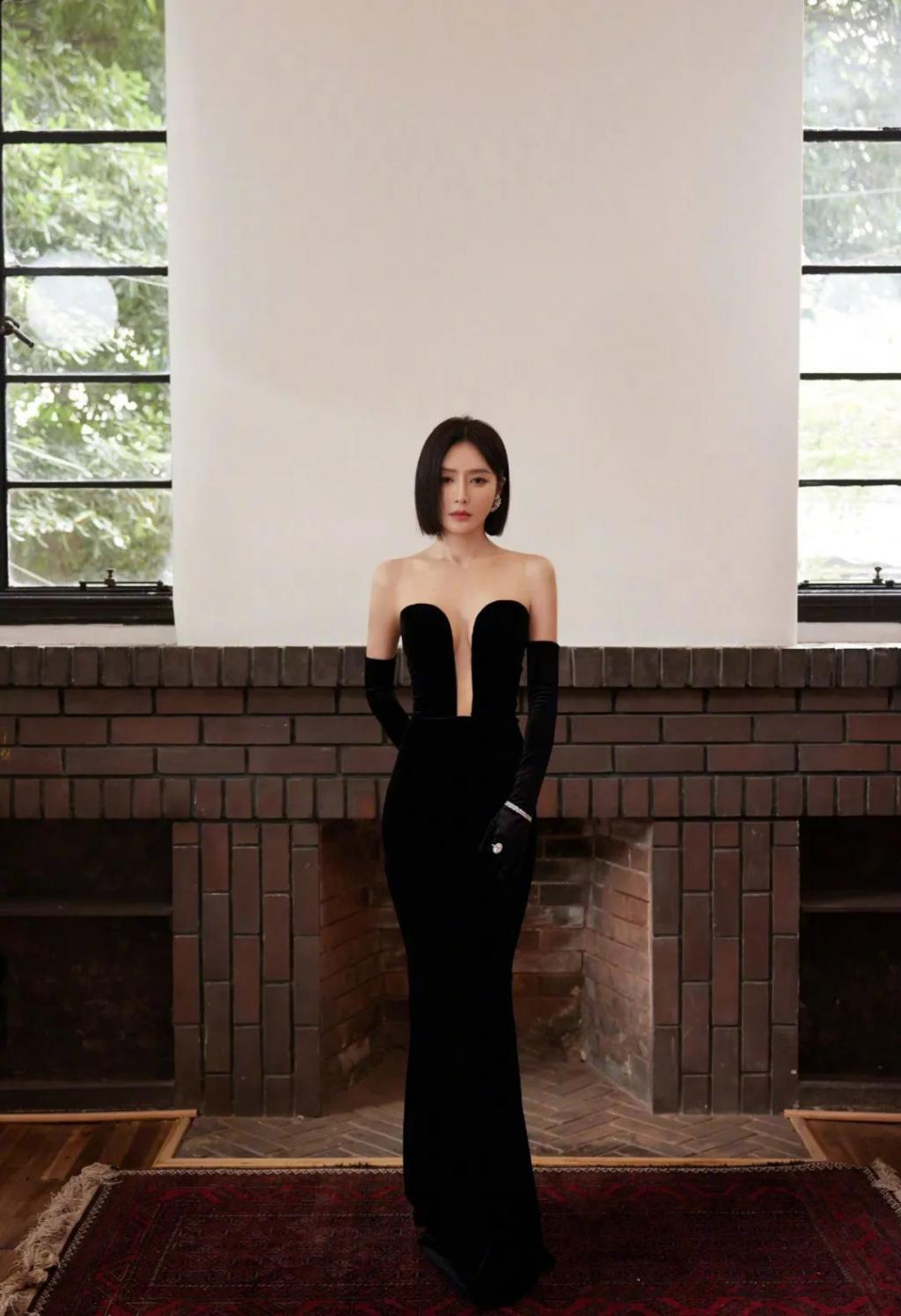 就算是新晋顶流魏大勋，和秦岚在一起也属于高攀