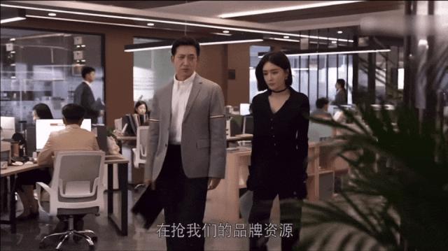 就算是新晋顶流魏大勋，和秦岚在一起也属于高攀