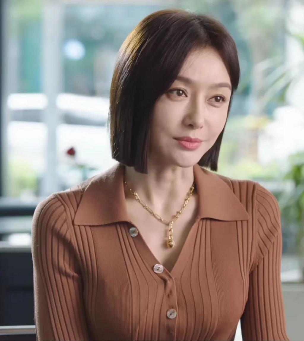 就算是新晋顶流魏大勋，和秦岚在一起也属于高攀