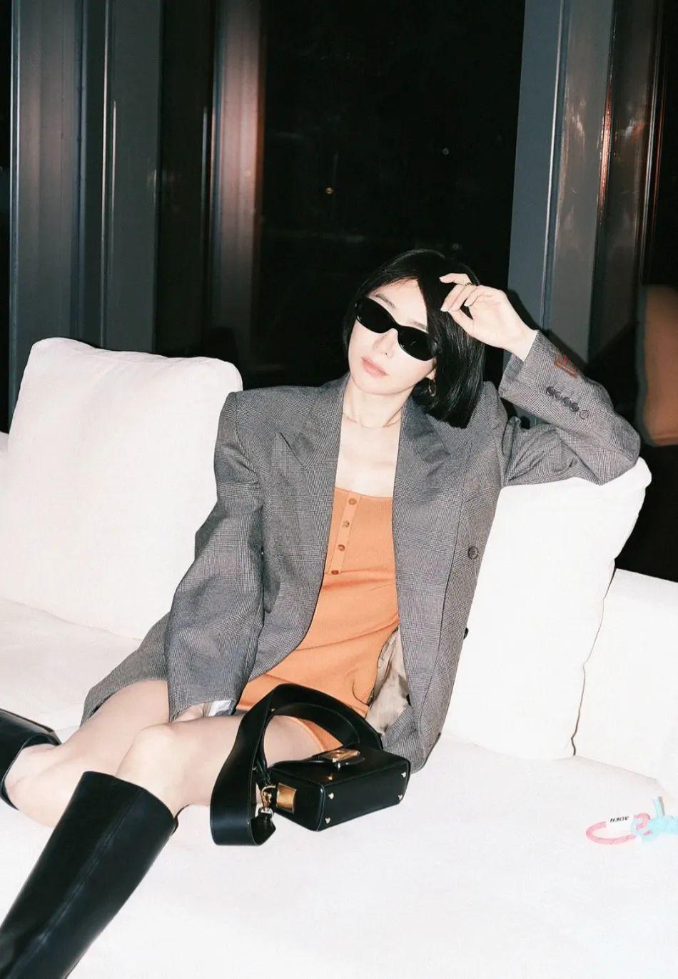 就算是新晋顶流魏大勋，和秦岚在一起也属于高攀