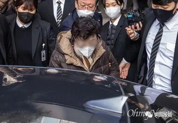 韩国总统岳母被逮捕，倒地威胁服毒自杀？夫人却在外国狂买…