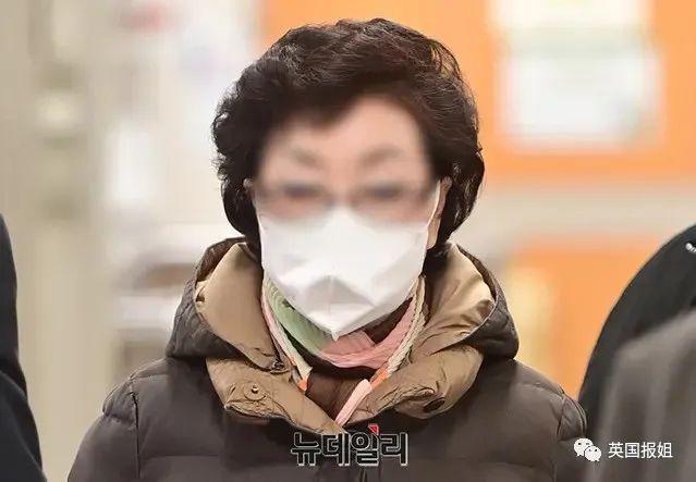 韩国总统岳母被逮捕，倒地威胁服毒自杀？夫人却在外国狂买…
