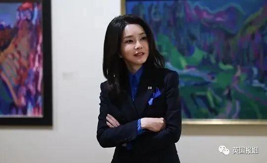 韩国总统岳母被逮捕，倒地威胁服毒自杀？夫人却在外国狂买…