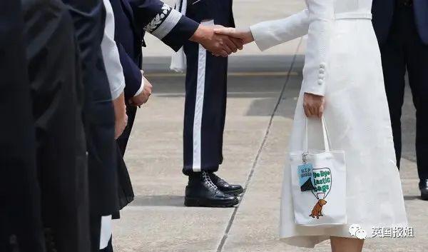 韩国总统岳母被逮捕，倒地威胁服毒自杀？夫人却在外国狂买…