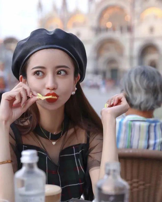 全球“第一陪酒女”：年薪2亿，却滴酒不沾！