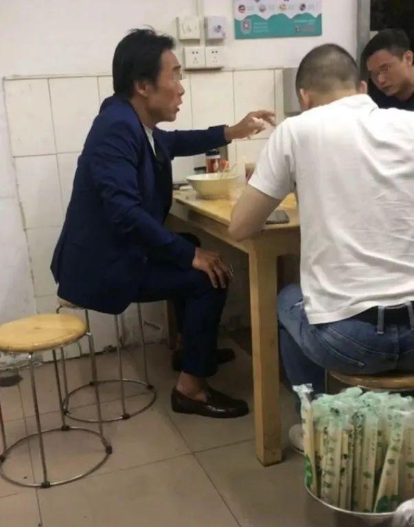太惨！辛苦养家被娇妻戴绿帽，卷走全部家当？