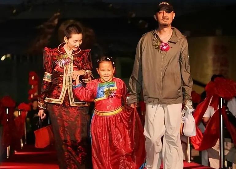 娱乐圈的4对“冷门夫妻”：看似八竿子打不着，太让人意外