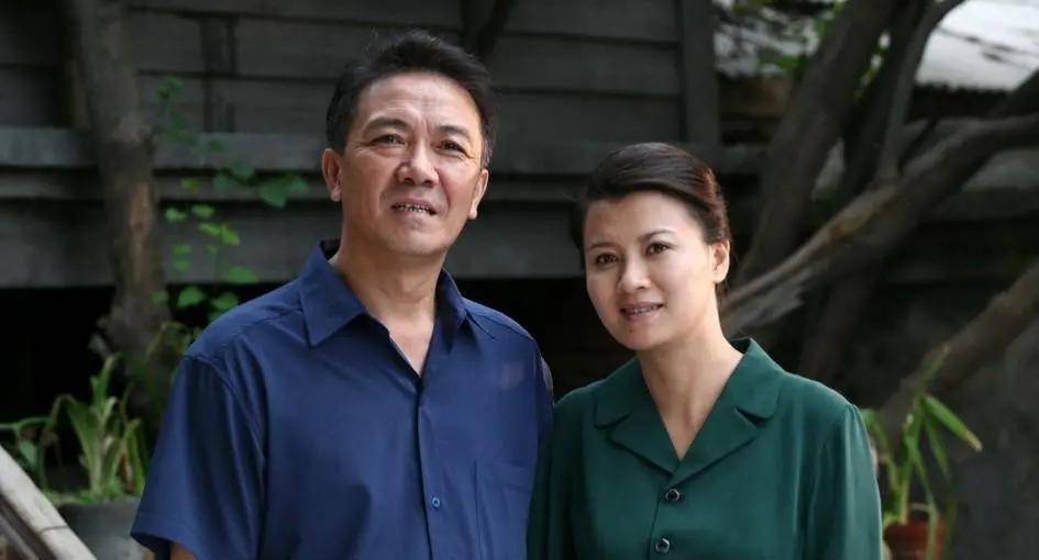 娱乐圈的4对“冷门夫妻”：看似八竿子打不着，太让人意外