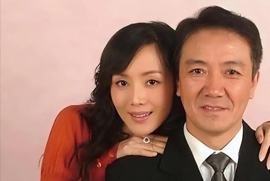 娱乐圈的4对“冷门夫妻”：看似八竿子打不着，太让人意外