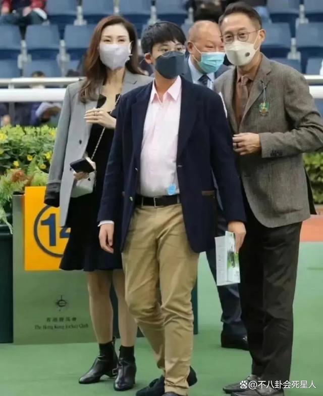 4位港圈超级豪门富三代，保镖随身，个个身家百亿