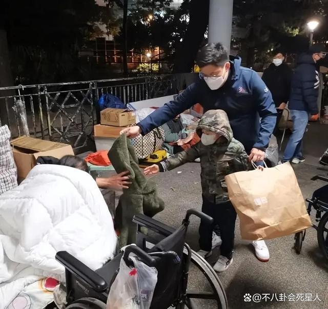 4位港圈超级豪门富三代，保镖随身，个个身家百亿