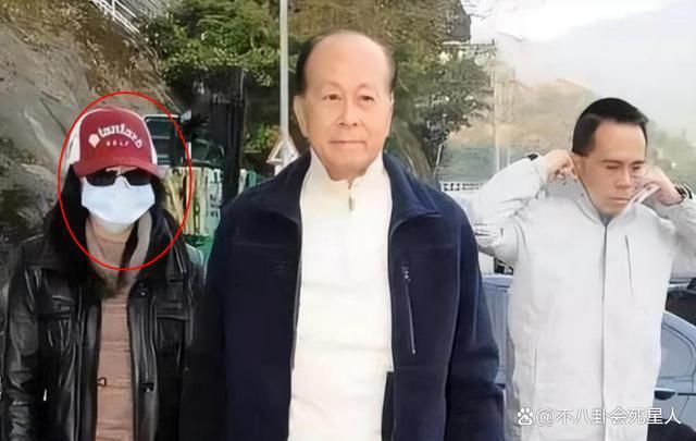 4位港圈超级豪门富三代，保镖随身，个个身家百亿