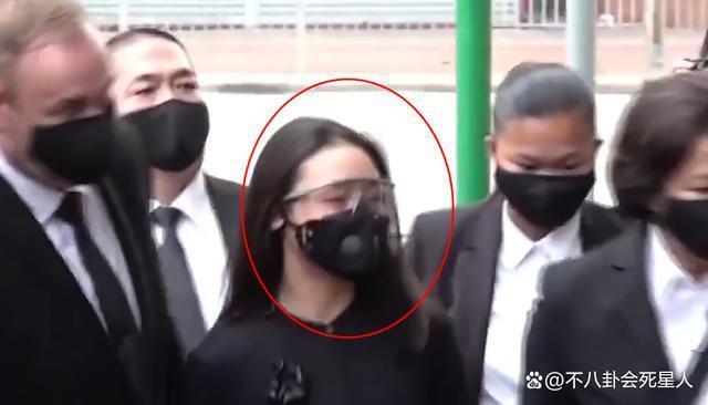 4位港圈超级豪门富三代，保镖随身，个个身家百亿