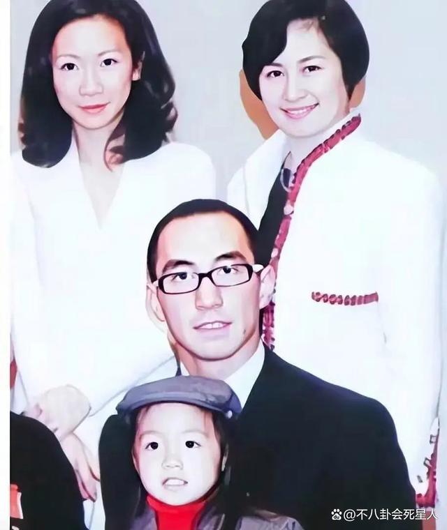 4位港圈超级豪门富三代，保镖随身，个个身家百亿