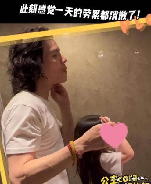 郭碧婷和一对子女，是向佐“洗白”的最好利器